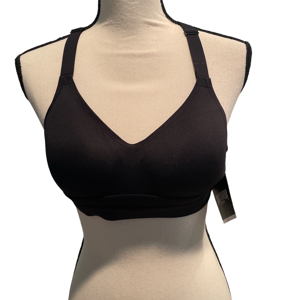 NWT Victoria’s Secret Incredible Lightweight Max sport bra. 32b